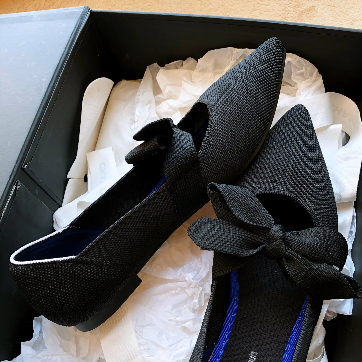 Chic Bow-Topped Boat Flats