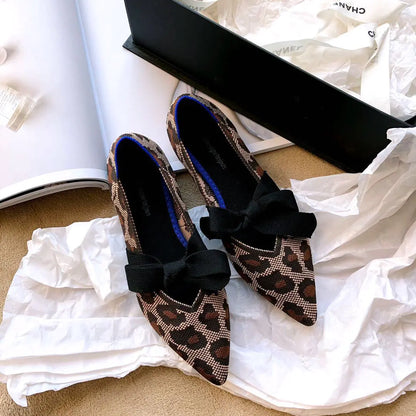 Chic Bow-Topped Boat Flats