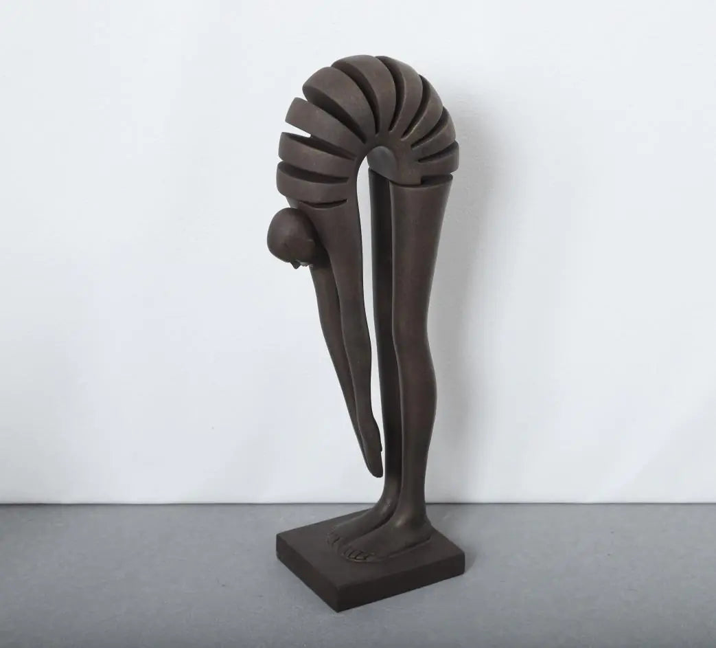 Chic Nordic Resin Art Sculpture for Decor